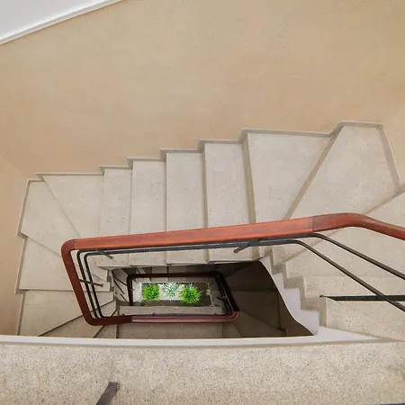 Cm Vintage Apartament *
